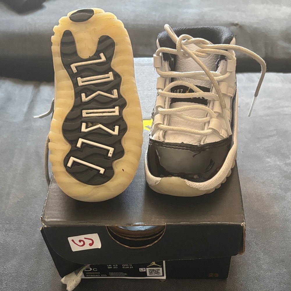 Jordan Baby Sneakers in Black and White